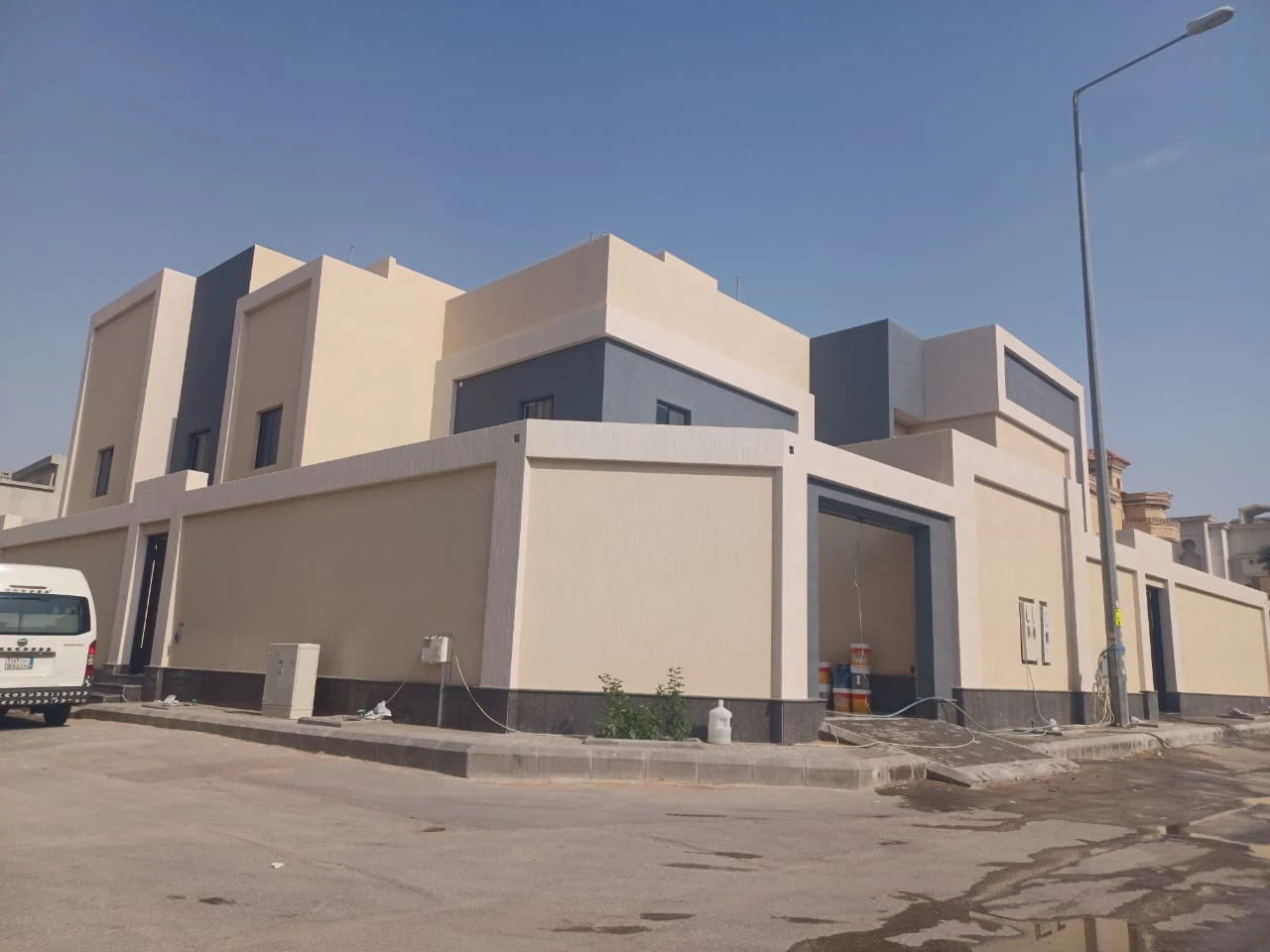 فيلا مودرن راقية بتشطيب بروفايل النجم وستار مكس - الرياض